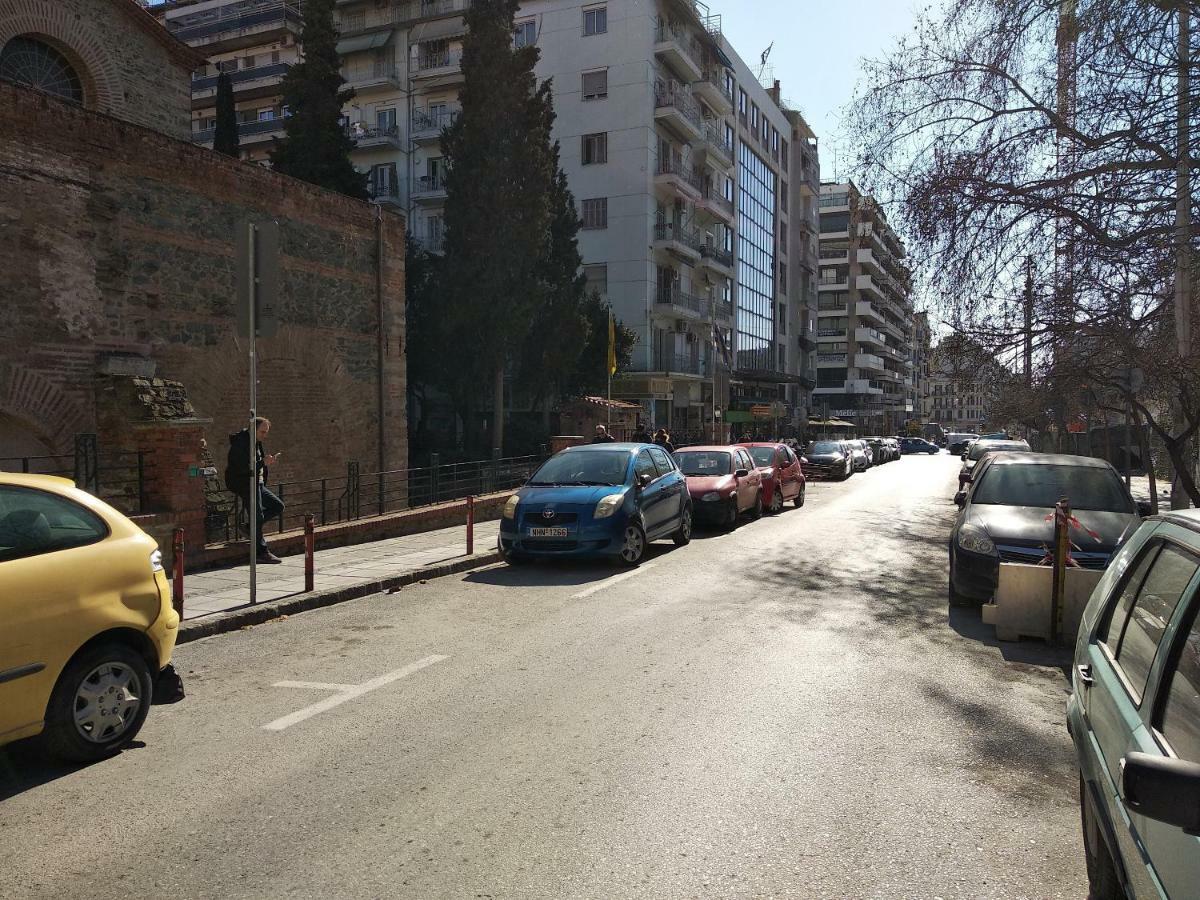 Metro Apartment Thessaloniki Buitenkant foto